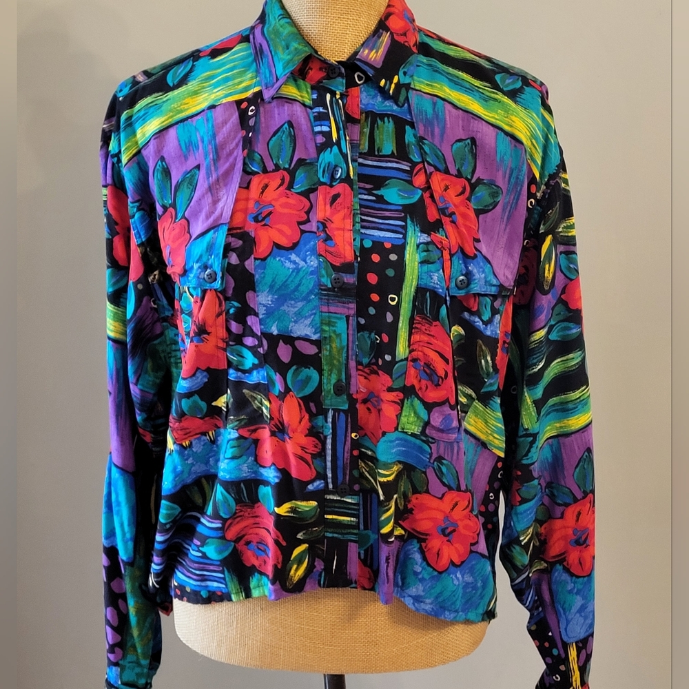 Cricket By The Creek Medium Cotton Button-up Blouse Red & Black Floral